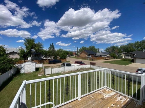 52 Upland Drive West, Brooks, AB 