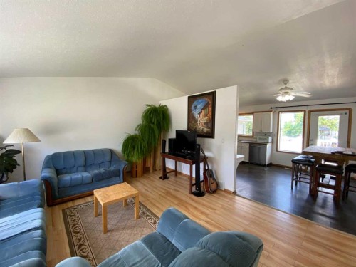 52 Upland Drive West, Brooks, AB 