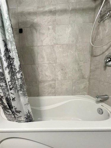 210 1St Ave West, Delia, AB 