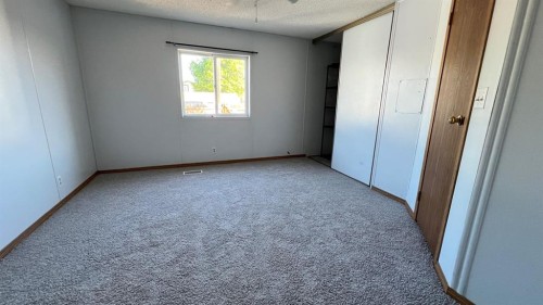 210 1St Ave West, Delia, AB 