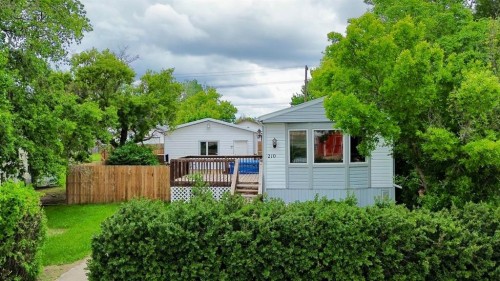 210 1St Ave West, Delia, AB 