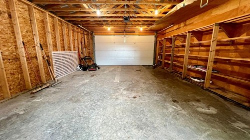 210 1St Ave West, Delia, AB 