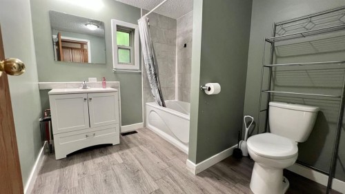 210 1St Ave West, Delia, AB 