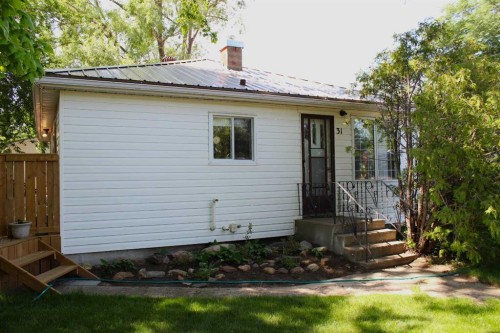31 Spruce Avenue West, Brooks, AB 