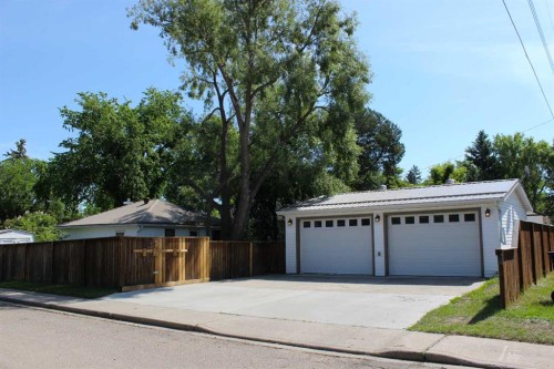 31 Spruce Avenue West, Brooks, AB 