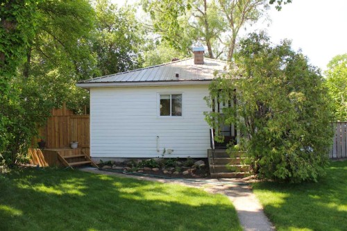 31 Spruce Avenue West, Brooks, AB 