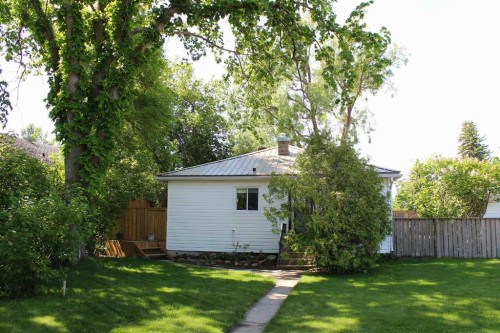 31 Spruce Avenue West, Brooks, AB 
