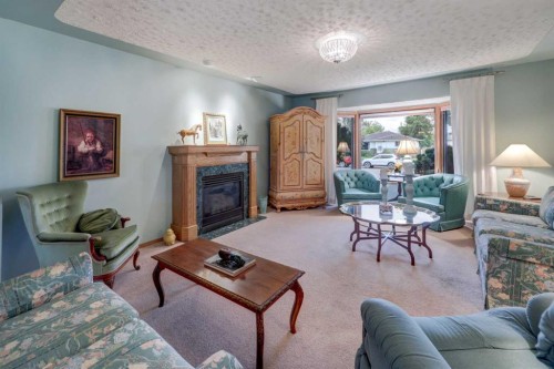 415 8 Street East, Drumheller, AB 