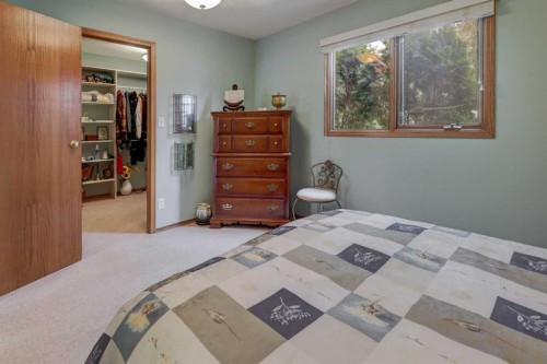 415 8 Street East, Drumheller, AB 