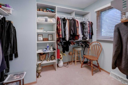 415 8 Street East, Drumheller, AB 