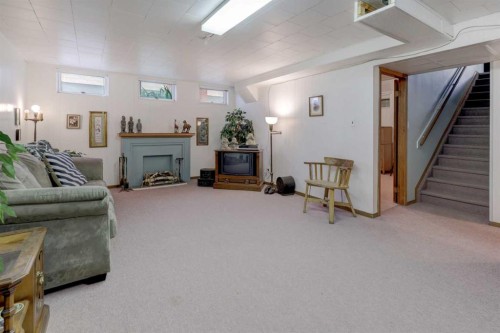 415 8 Street East, Drumheller, AB 