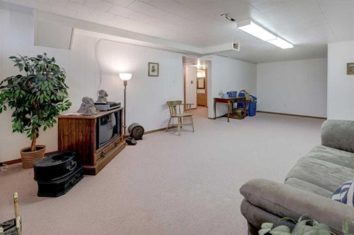 415 8 Street East, Drumheller, AB 