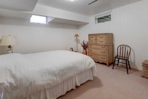 415 8 Street East, Drumheller, AB 