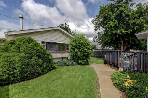 415 8 Street East, Drumheller, AB 