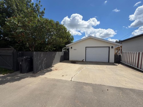415 8 Street East, Drumheller, AB 