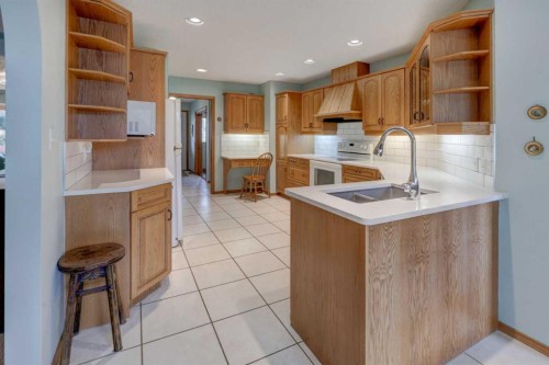 415 8 Street East, Drumheller, AB 