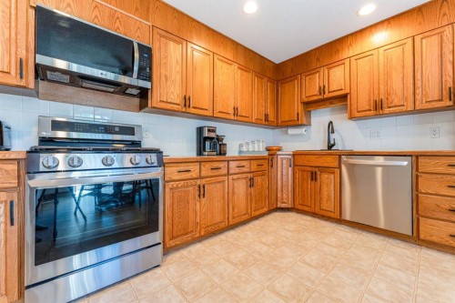 551 Riverside Drive West, Drumheller, AB 