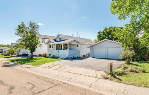 551 Riverside Drive West, Drumheller, AB 