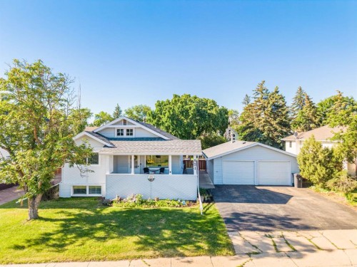 551 Riverside Drive West, Drumheller, AB 