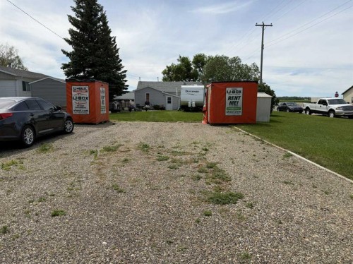 830 1 Avenue, Vauxhall, AB 