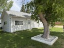 830 1 Avenue, Vauxhall, AB 