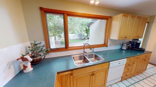 312 3 Street West, Brooks, AB 