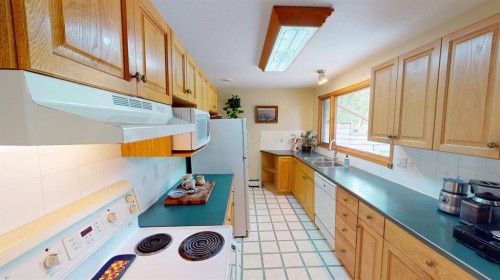 312 3 Street West, Brooks, AB 