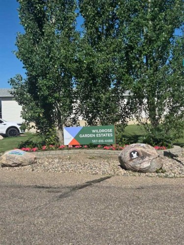 39 Maple Drive, Brooks, AB 