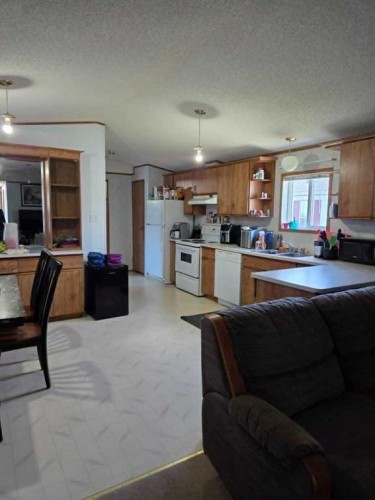 39 Maple Drive, Brooks, AB 