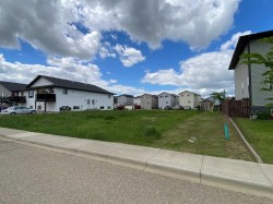 331, 333, 335 17 Street EAST Brooks, AB T1R 1R3