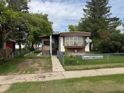 318 Railway Avenue WESTHanna, AB T0J 1P0