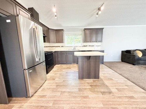 144 Birch Street West, Brooks, AB 