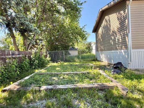 144 Birch Street West, Brooks, AB 