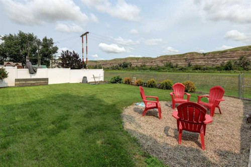 4 Willow Point, Drumheller, AB 
