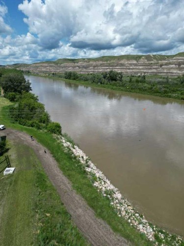 4 Willow Point, Drumheller, AB 