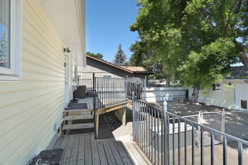 52 Marshall Drive West, Brooks, AB 
