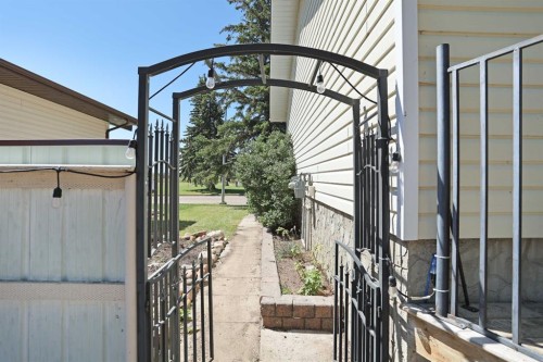 52 Marshall Drive West, Brooks, AB 