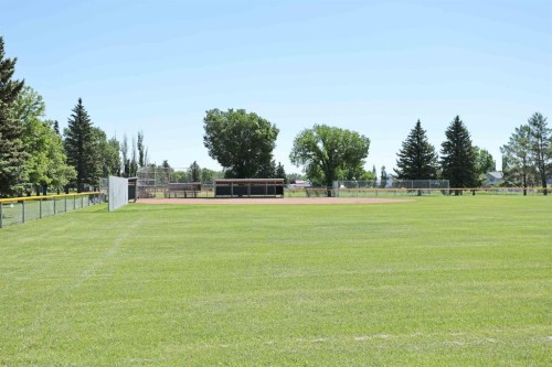 52 Marshall Drive West, Brooks, AB 