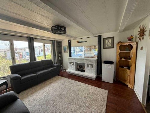 64 Greenwood Villa, Drumheller, AB 