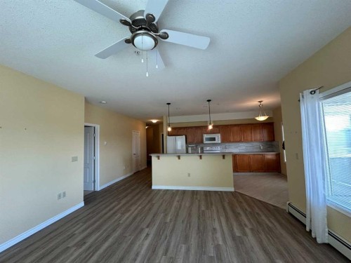 201-4403 67A Avenue, Olds, AB 