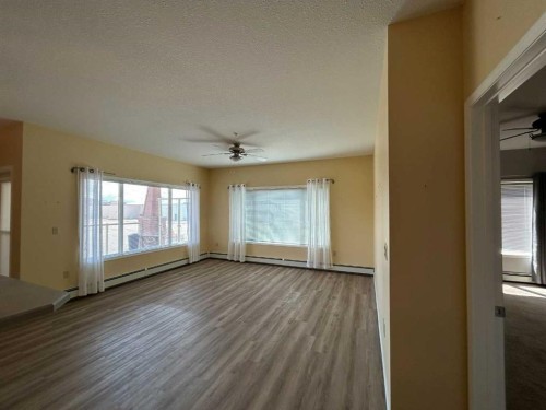 201-4403 67A Avenue, Olds, AB 