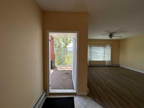 201-4403 67A Avenue, Olds, AB 