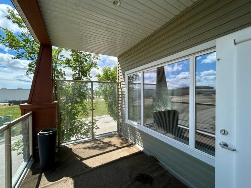 201-4403 67A Avenue, Olds, AB 