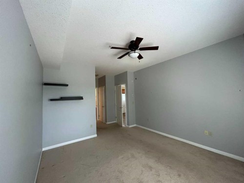 201-4403 67A Avenue, Olds, AB 