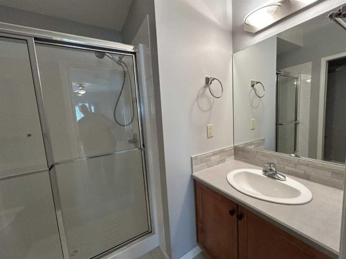 201-4403 67A Avenue, Olds, AB 