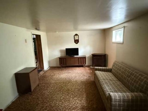 155 7 Street, Drumheller, AB - Indoor