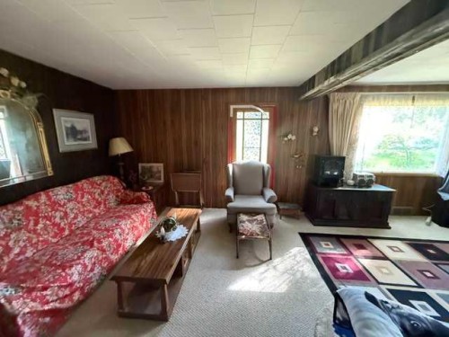 155 7 Street, Drumheller, AB 