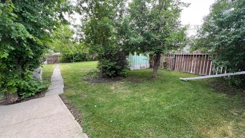 303 Nill Place, Hanna, AB - Outdoor