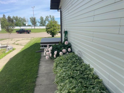99 Spruce Avenue, Brooks, AB 