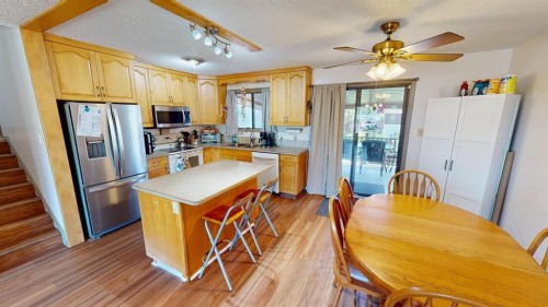 99 Spruce Avenue, Brooks, AB 